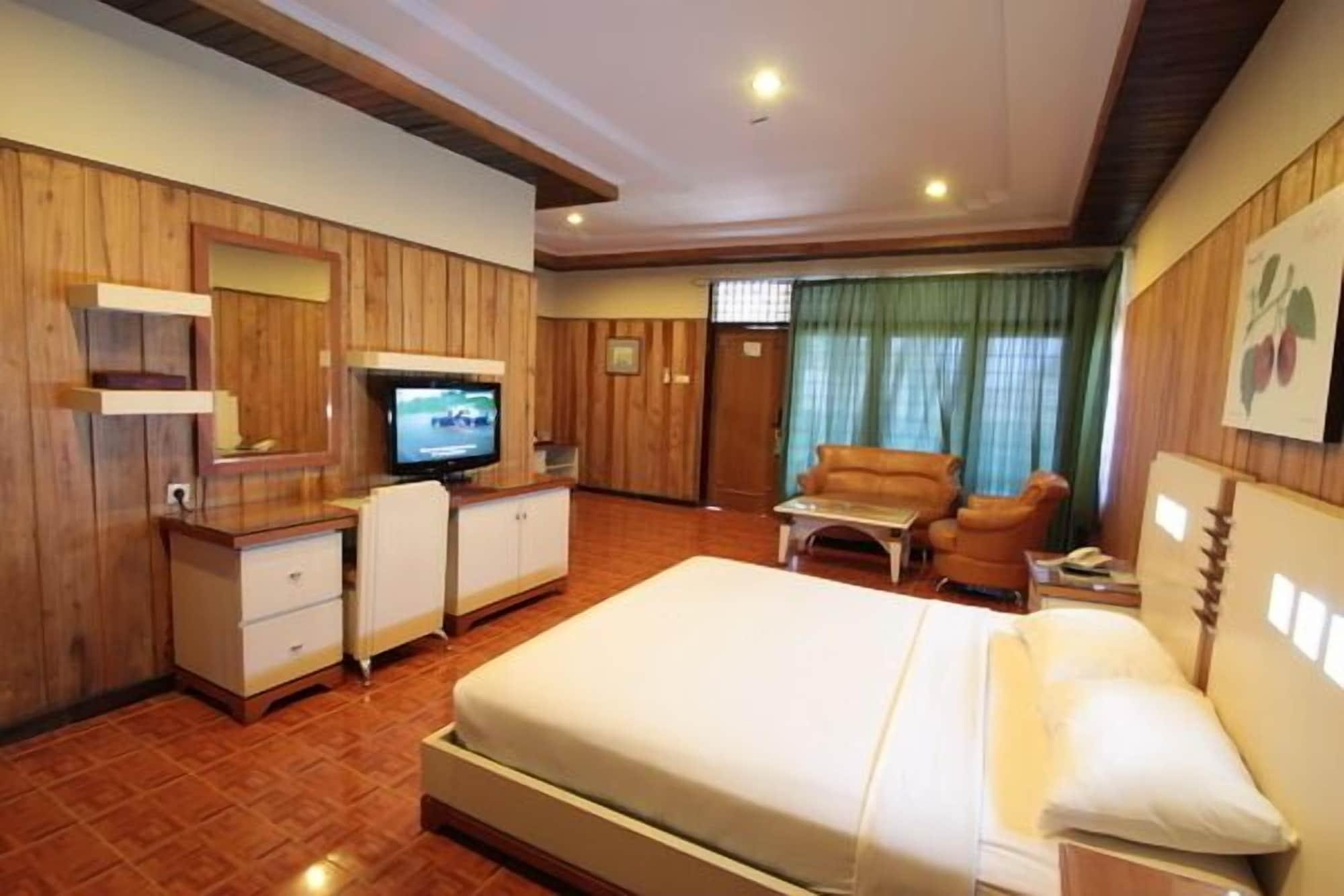 Kusuma Agrowisata Resort & Convention Malang Esterno foto